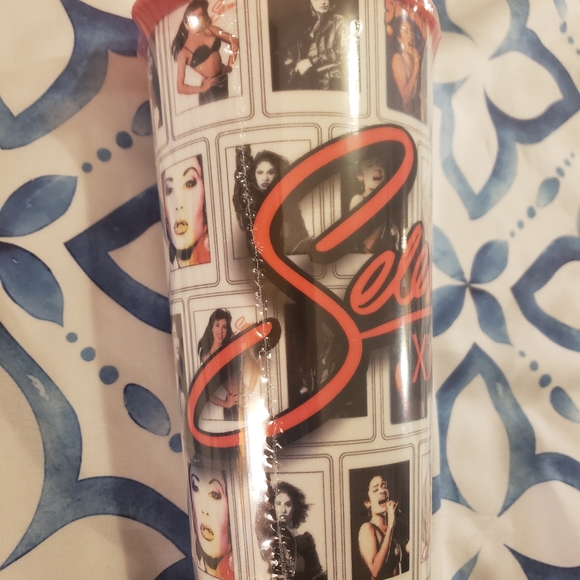 Limited Edition 2020 Selena Cups - Picture 5 of 7